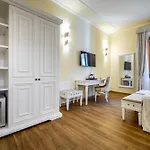 Oda ve Kahvaltı Residenza Alessandra Floransa