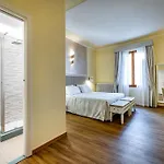 Residenza Alessandra Oda ve Kahvaltı 4*