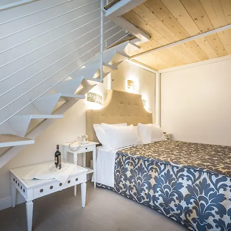 Residenza Alessandra Bed and Breakfast 4*